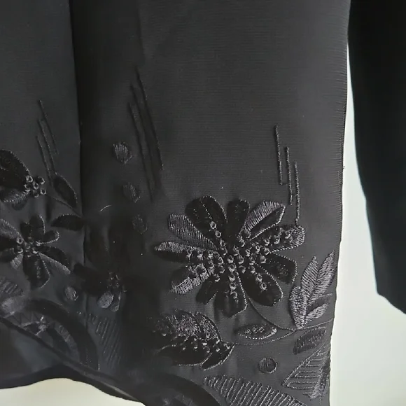 Soft Surroundings Monochrome Embroidered Black Blazer Tailored Fit - Picture 3 of 10